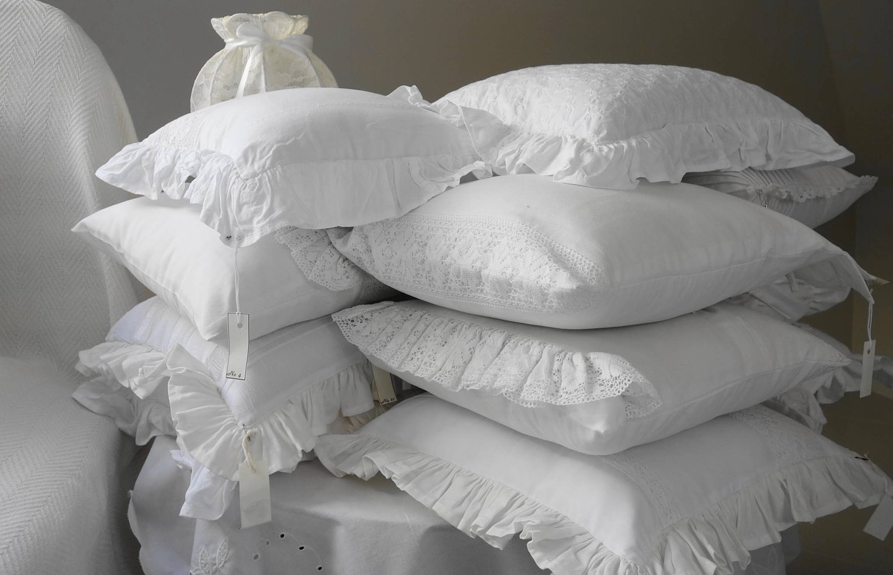Poduszki dla alergików – czym różnią się od tych tradycyjnych?