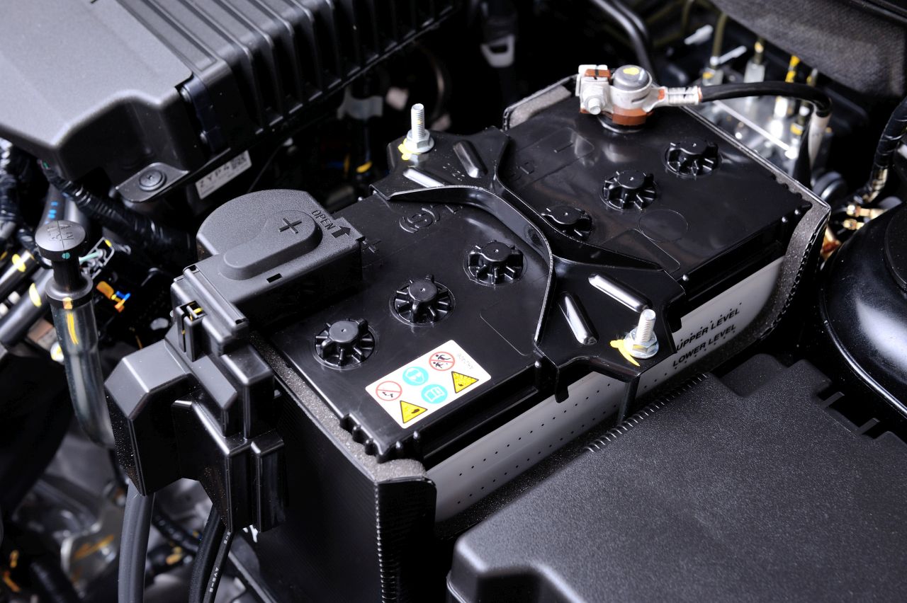Co należy zrobić z autem po rozładowaniu się akumulatora?