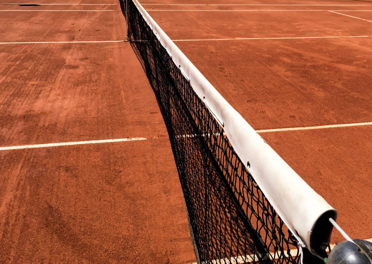 Renowacja kortu tenisowego – jak powinna przebiegać?