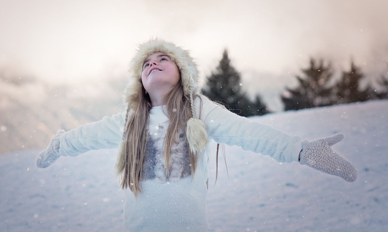 Akcesoria zimowe dla dzieci – co spodoba się dziewczynce?
