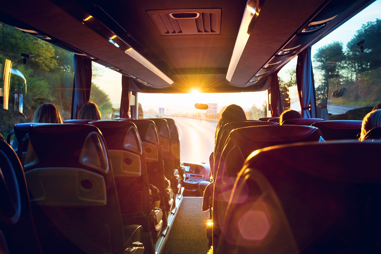 Jakie cechy powinny spełniać profesjonalne usługi zajmujące się transportem pasażerskim?
